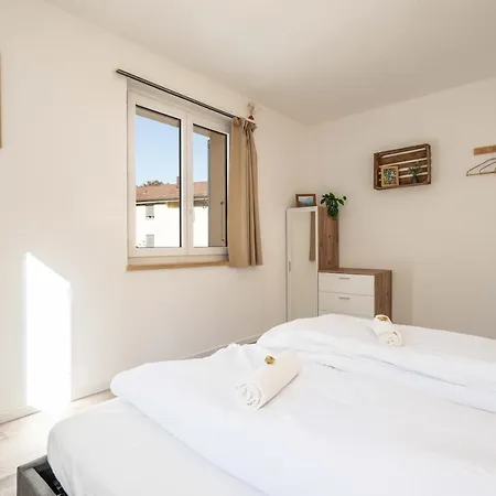 شقة Moderne Mit Parkplatz اوسترننديغن