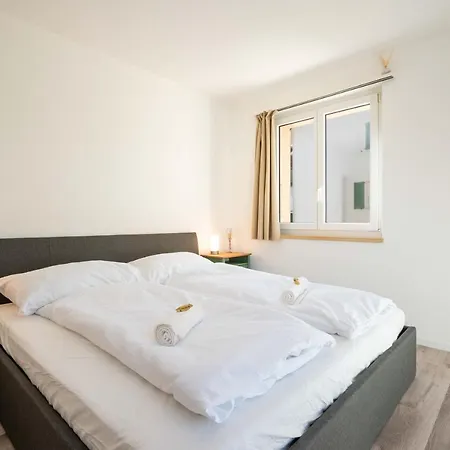 Moderne Mit Parkplatz * اوسترننديغن