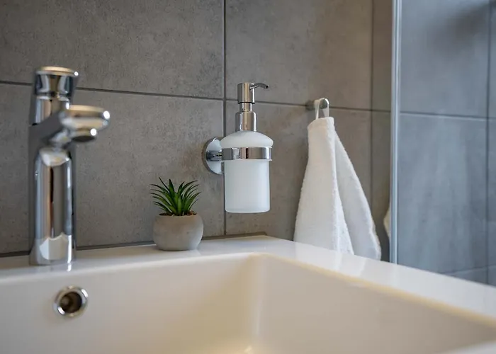 Moderne Mit Parkplatz Appartamento