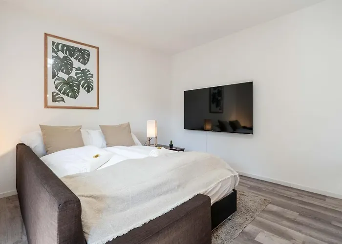 Moderne Mit Parkplatz Appartamento